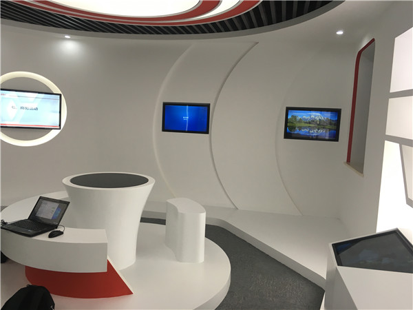 光谷展廳壁掛觸摸廣告機(jī) 光谷展廳壁掛觸摸廣告機(jī)
