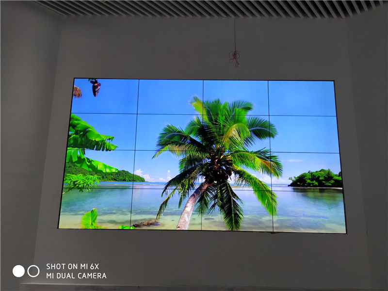 某單位55寸4*4液壓安裝 某單位55寸4*4液壓安裝