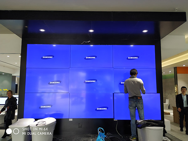 武漢某賣場55寸3*3前維護(hù)液壓安裝 武漢某賣場55寸3*3前維護(hù)液壓安裝