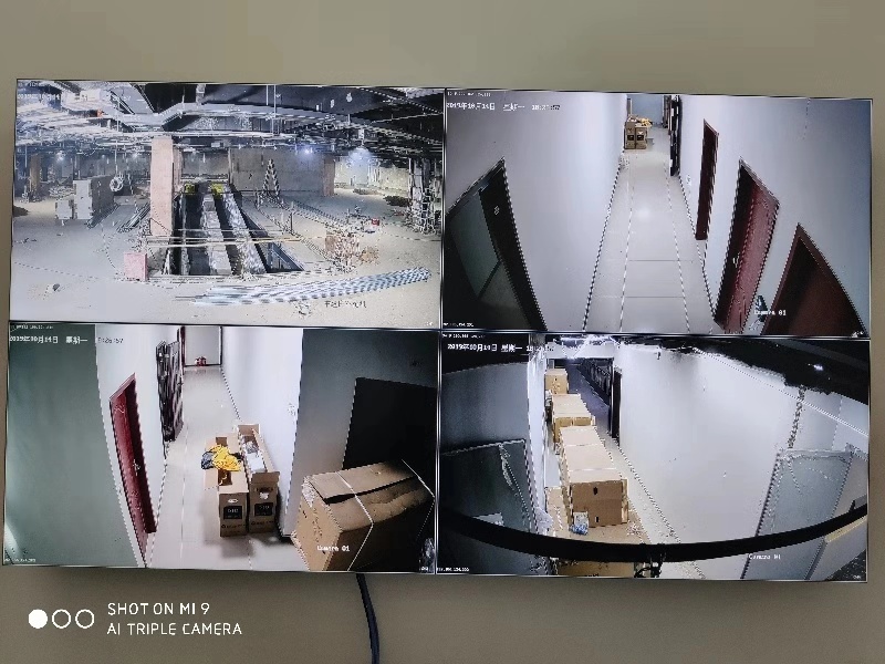 武漢市某家具賣場(chǎng)55寸2x2