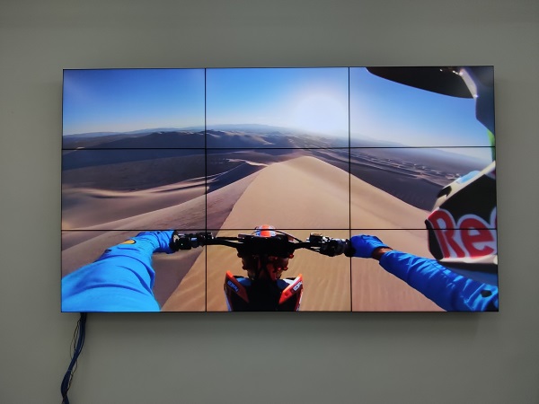 建始縣某小學(xué)46寸 3x3