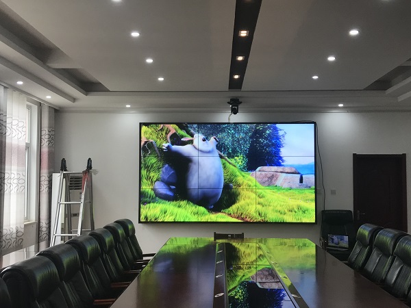 武漢某學(xué)校46寸3x3